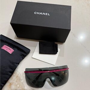 CHANEL shield sunglasses L3741 black with Rose pink